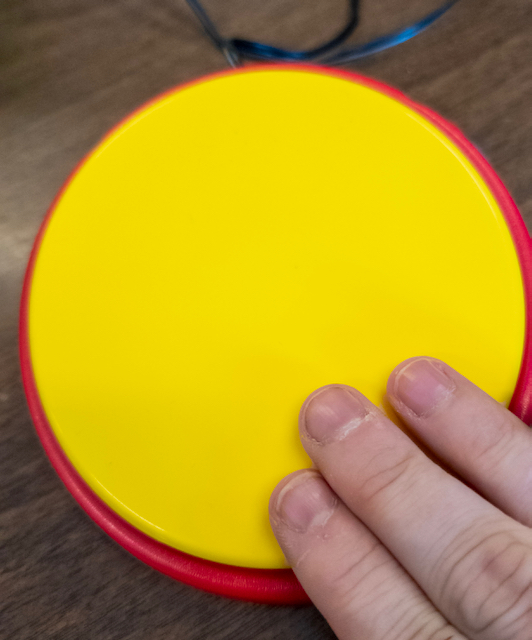 Picture of a contact switch.