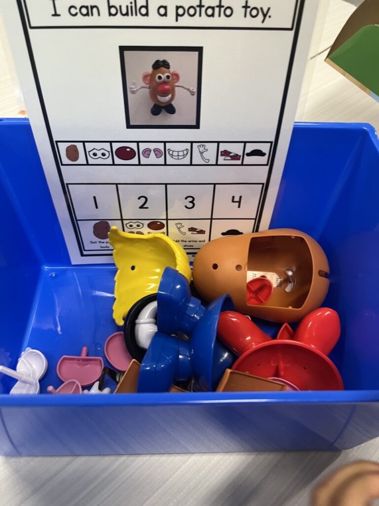 Potato Head play with visual