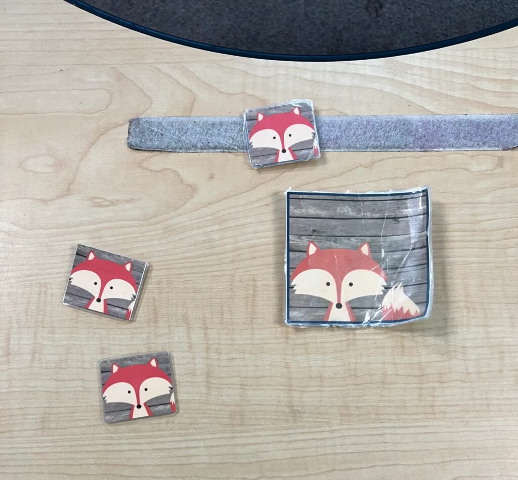 Pictures of a fox on small cards with velcro