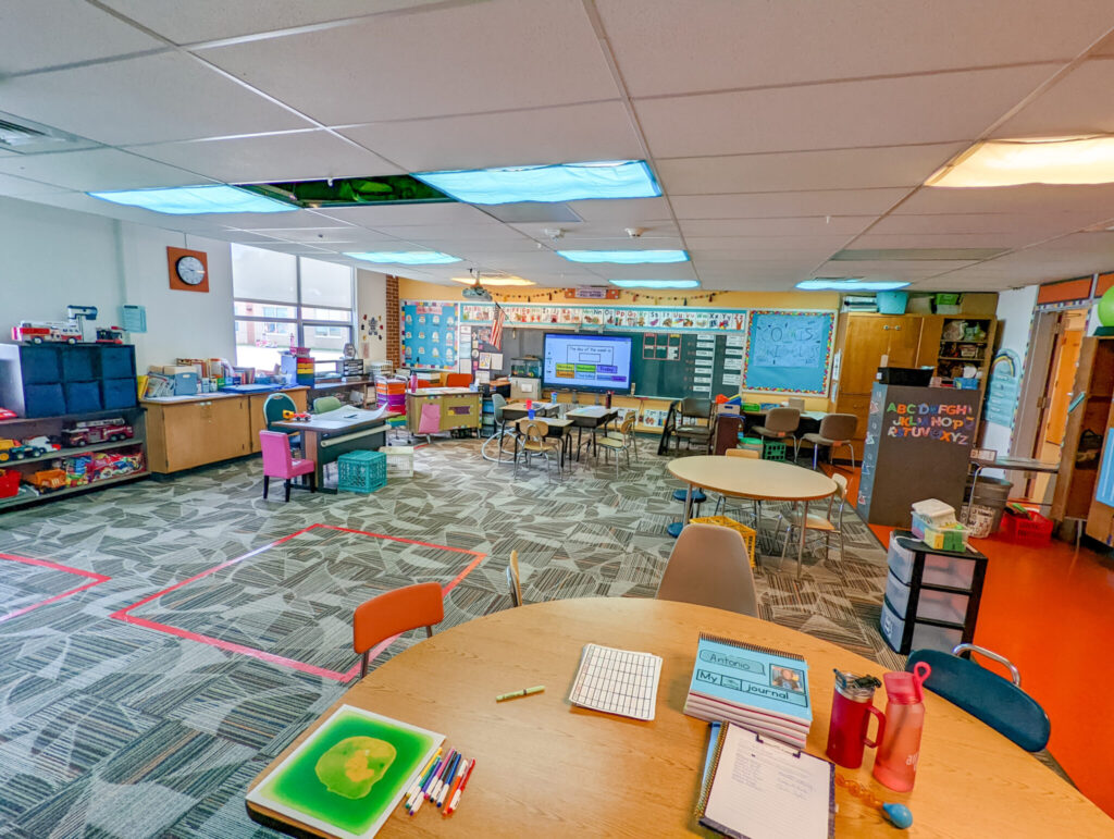 elementary autistic support classroom