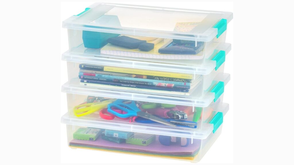 Image of 4 stackable plastic containers