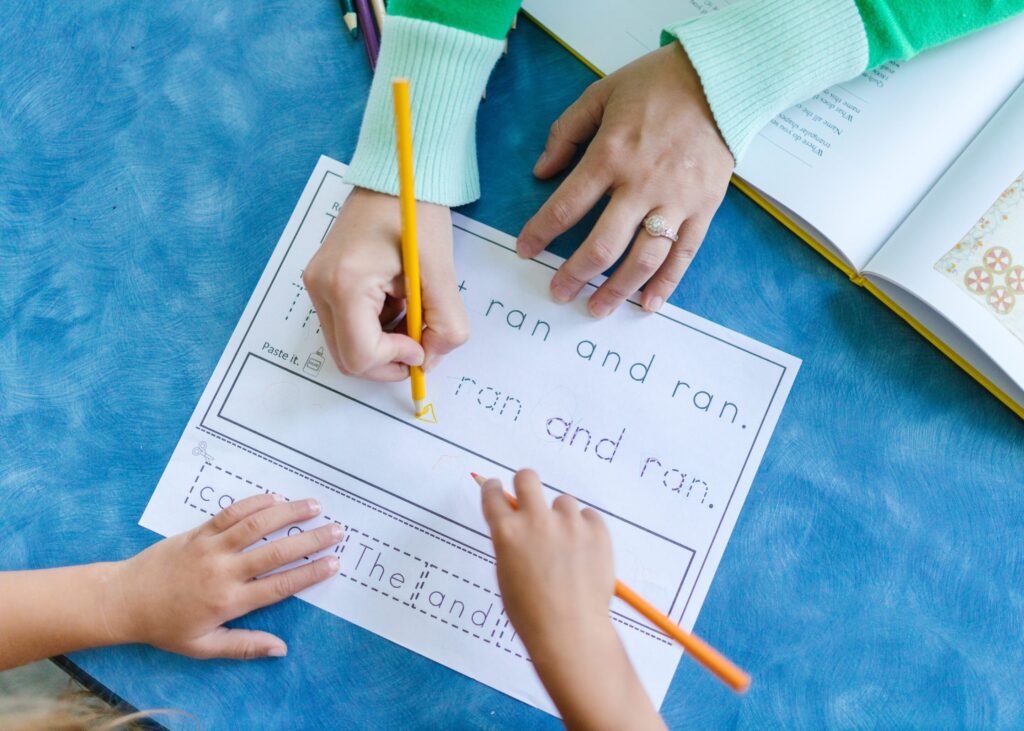 An example of a model prompt with a student doing a writing assignment